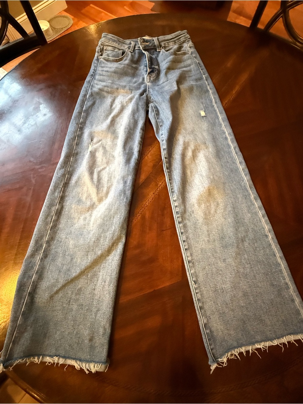 Women’s Risen Jeans with Frayed Hem Size 5/27
